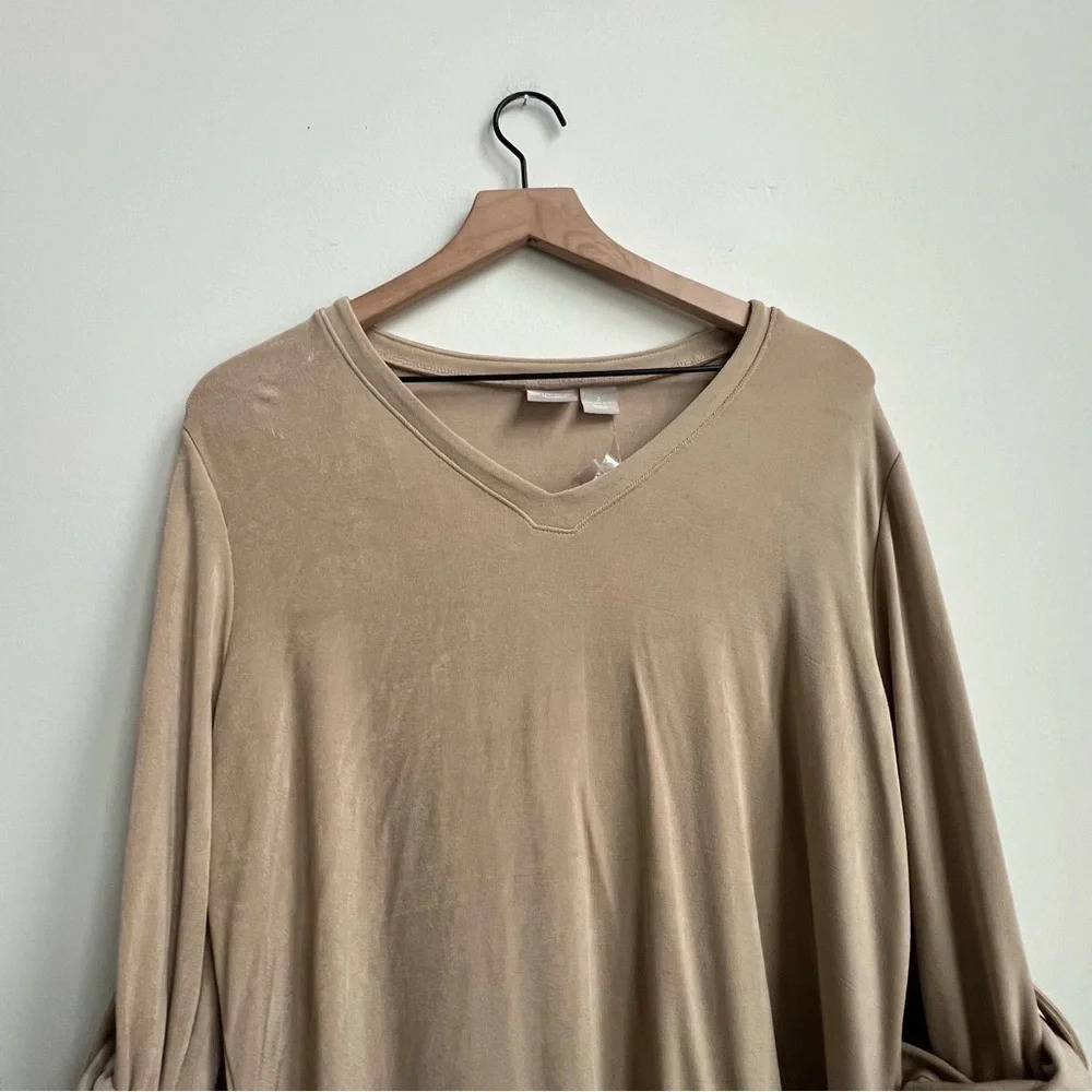 Chicos NWT Travelers Sand V-Neck Long Roll Tab Sleeve Slinky Top Size 2 (12-14) - Picture 4 of 14